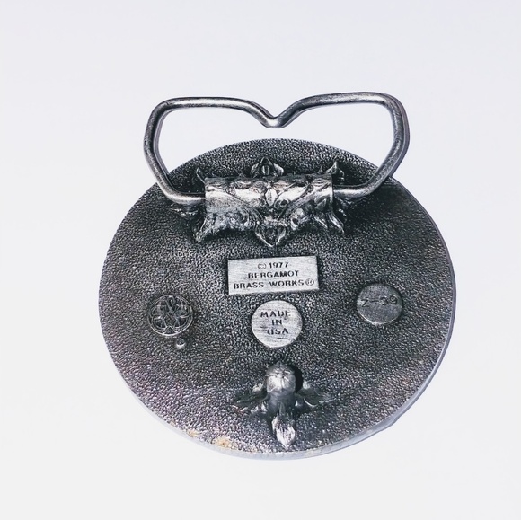 1977 ROUND METAL BERGAMOT BRASS WORKS BELT BUCKLE - Picture 3 of 5